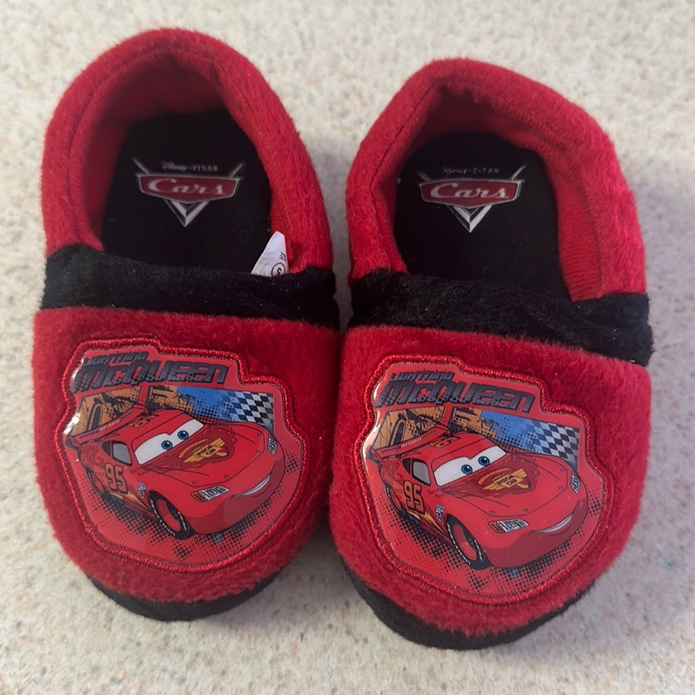 Disney Cars Boys' Lightning McQueen Slippers